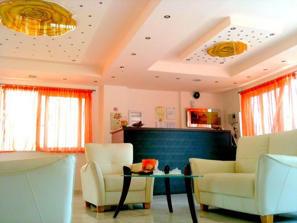 Golden Rose Suites Kolymbari Exterior photo