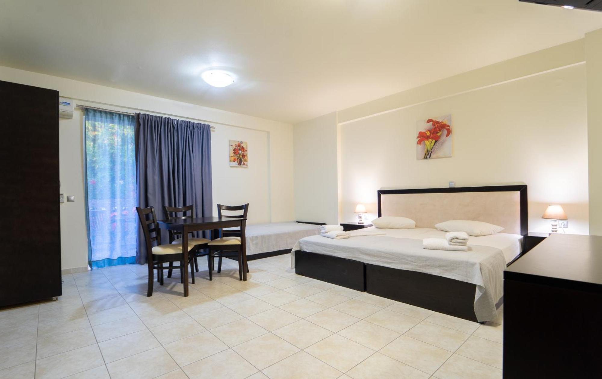 Golden Rose Suites Kolymbari Exterior photo