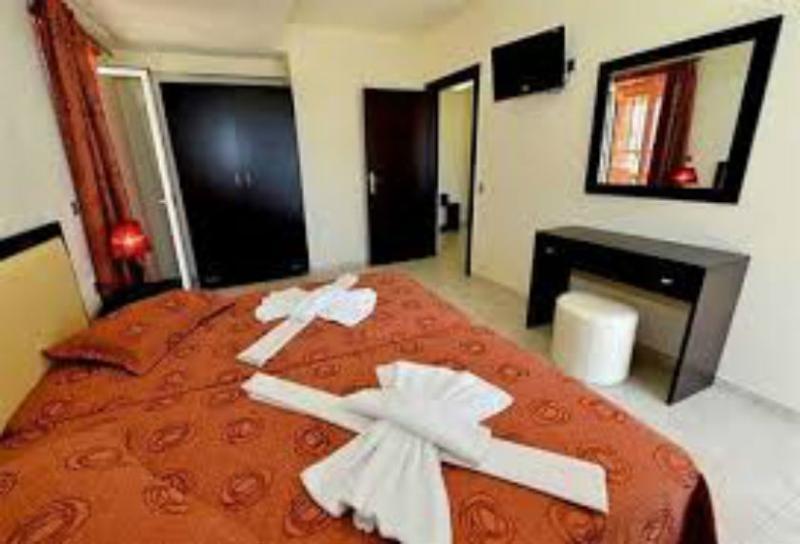 Golden Rose Suites Kolymbari Exterior photo